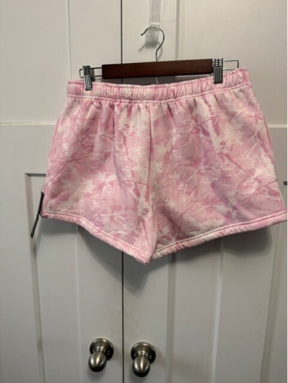 NWT White Fox pink camo Ellie Shorts size Large